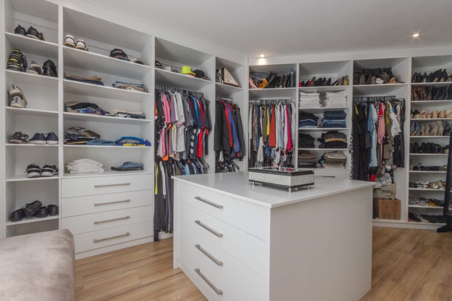 5 Bedroom Property for Sale in Sunset Beach Western Cape